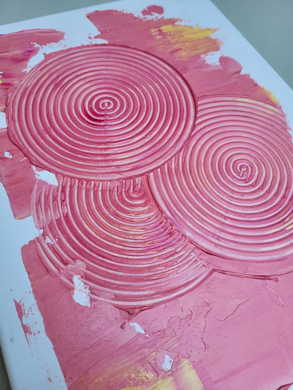 pink circles